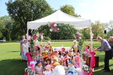 SLET PRINCEZEN: Co se děje za oponou?